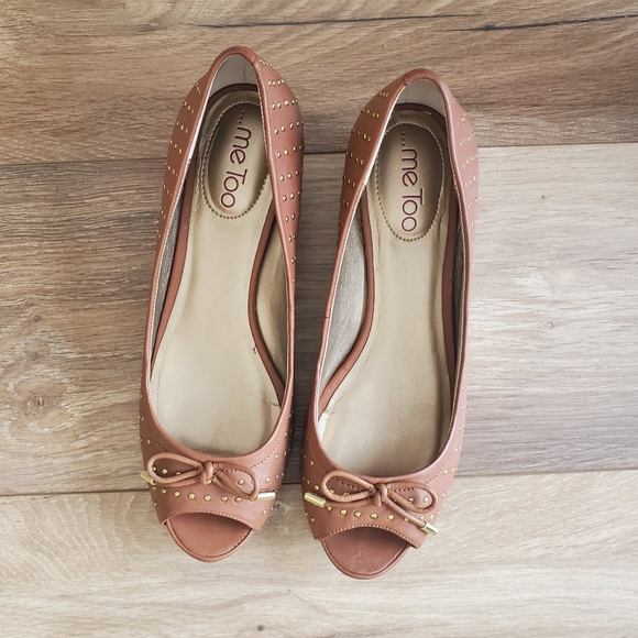 "me Too" tan leather peep-toe kitten wedges / low-heel shoes, size 8.5, GUC - Picture 2 of 10